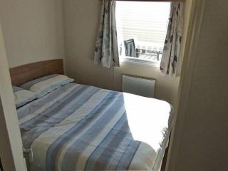 Hayling Island Holiday Park - Meadow Bay Villages - Holiday Accommodation 14426 - 2