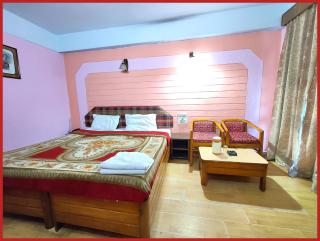 Hotel R - Radha - Continental -Mall Road Nainital - Near Naini Lake with Restaurant - Wifi - with Excellent Hospitality - A Luxury Room With Newly Decorated and Renovated Room- Book Now - 7