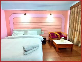 Hotel R - Radha - Continental -Mall Road Nainital - Near Naini Lake with Restaurant - Wifi - with Excellent Hospitality - A Luxury Room With Newly Decorated and Renovated Room- Book Now - 8