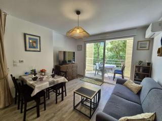 Confort et calme à Cavalaire : T2 climatisé avec Wi-Fi, balcon et double garage, proche centre-ville - FR-1-226B-186 - 3