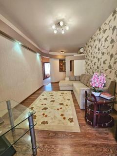 Bright-Spacious Apartment New Building, Near Center, 3 Parks - 2