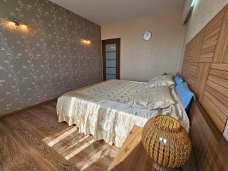 Bright-Spacious Apartment New Building, Near Center, 3 Parks - 4