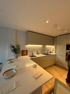 Paramount Stays - Uxbridge - 5