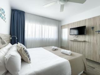 Poolside Paradise by Best Holidays Fuerteventura - 2