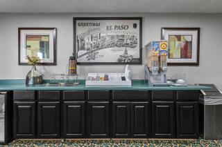 Burgundy Inn & Suites By OYO El Paso - 1