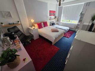 63 John Aird Court - 3