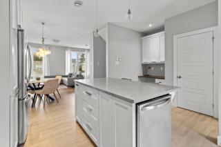 Pennywell Prestige 3 Bed 15 Bath Garage - 1