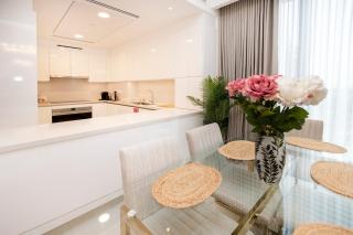 Cozy 2BR APT With Canal Views, Pool with Burj View - 9