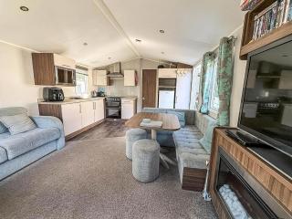Beautiful 8 Berth Caravan At Wild Duck Haven Park In Norfolk Ref 11195Sc - 1