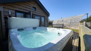 The Tummel Lodge with Hot Tub in Crieff - 0