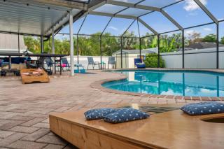 NEW Sunshine Getaway Heated Pool Hot Tub Games Villa - 9