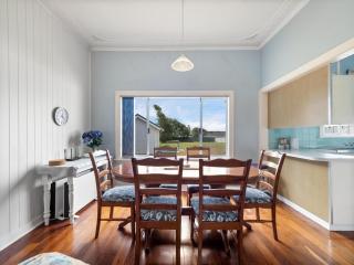 Sherwood - An easy walk to the Colourpatch Cafe and the river - 8