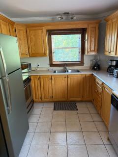 Westmount Manor Unit 5 - 3 Bedroom Apartment - 4