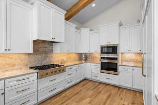 8242 Breakers Blvd, home - 3