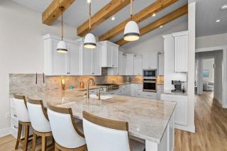 8242 Breakers Blvd, home - 2
