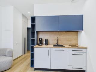 Sleek Downtown Studio Apartments - 4