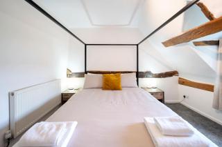King room with private bathroom in Bulmer Street - 8