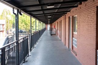 Banfield Studios By OYO Portland OR - 6