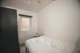 Modern Stranmillis 4 Bed - 1