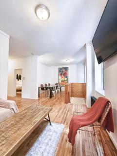 Heritage Residence Family Dream Duplex & Backyard - 9