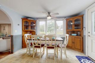 Eazy Breezy Beach Home - 5