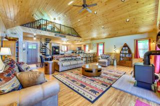 Spacious Cabin on Silver Lake Hike and Ski! - 6
