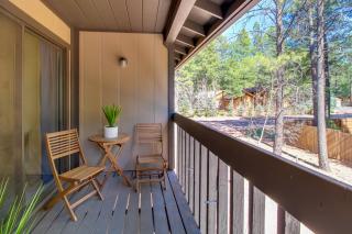 Forest-View Balcony Pinetop-Lakeside Condo - 9