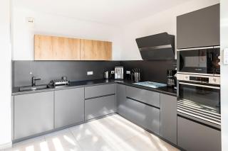 Le Penthouse de 220m2 - Jacuzzi - 3 Parkings - Climatisation - Terrasse - 5