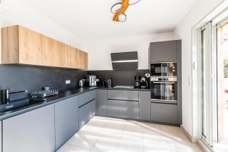 Le Penthouse de 220m2 - Jacuzzi - 3 Parkings - Climatisation - Terrasse - 6