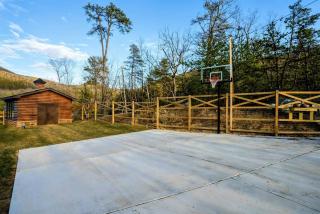 Luxury A Frame 5BR Hot Tub & Mountain Views - 3