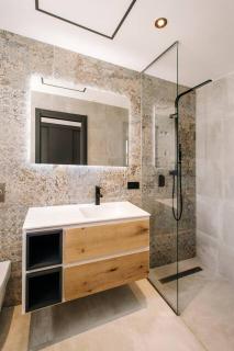 Elegante apartamento con jardín y piscina privada - 2