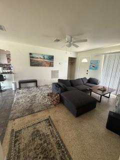 Lake Front Entire Home FL Getaway - 2