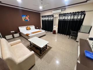 Hotel Radha Krishna - 0