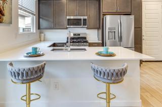 Lake and Mtn Views Modern Apache Junction Getaway - 8