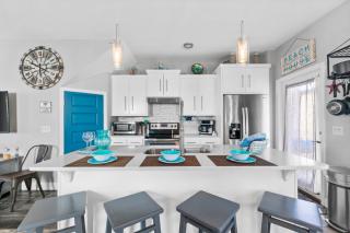 Hilltop Manor - 5
