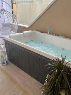 La Romantique Rooms and Apartments TROPEA - 9