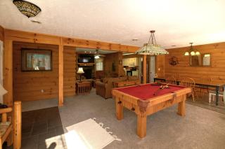 2 Blocks to Parkway! 5BR3BA Ranch wHot Tub FREE Attraction Tickets - 9