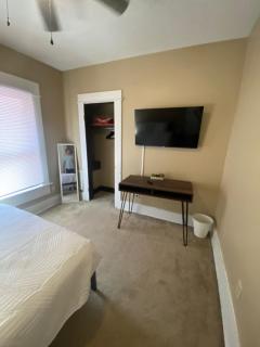 Your Central Columbus Retreat Awaits 5 BR 2 Bath - 3