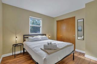 Spacious 5-Bedroom Retreat in Central Columbus Perfect for Groups - 9