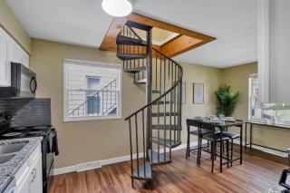 Spacious 5-Bedroom Retreat in Central Columbus Perfect for Groups - 0
