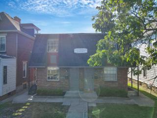 Spacious 5-Bedroom Retreat in Central Columbus Perfect for Groups - 5
