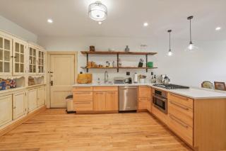 Spacious Historic 8-Bedroom Manor in Short North - Perfect for Large Groups - 0