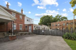 Spacious Historic 8-Bedroom Manor in Short North - Perfect for Large Groups - 1