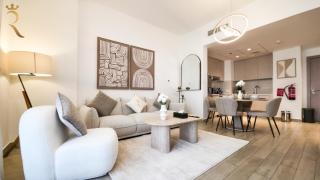 Zenith 1BR Retreat with Pool Access - Short Stroll to Yas Mall & Thrill Parks - 0
