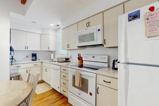 Bermudo Row Condo --- 34 Maryland Ave Unit 5 - 5