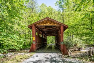 King Bed, Putt-Putt w/ Hot Tub, & Other Games - 5