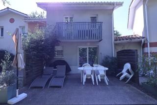 House near the ocean and forest - 3