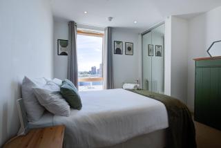 Modern One Bedroom Apartment & Balcony, Bow E3 - 3