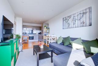 Modern One Bedroom Apartment & Balcony, Bow E3 - 1