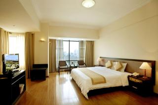Van Nam Hotel by OnHotelRooms - 8